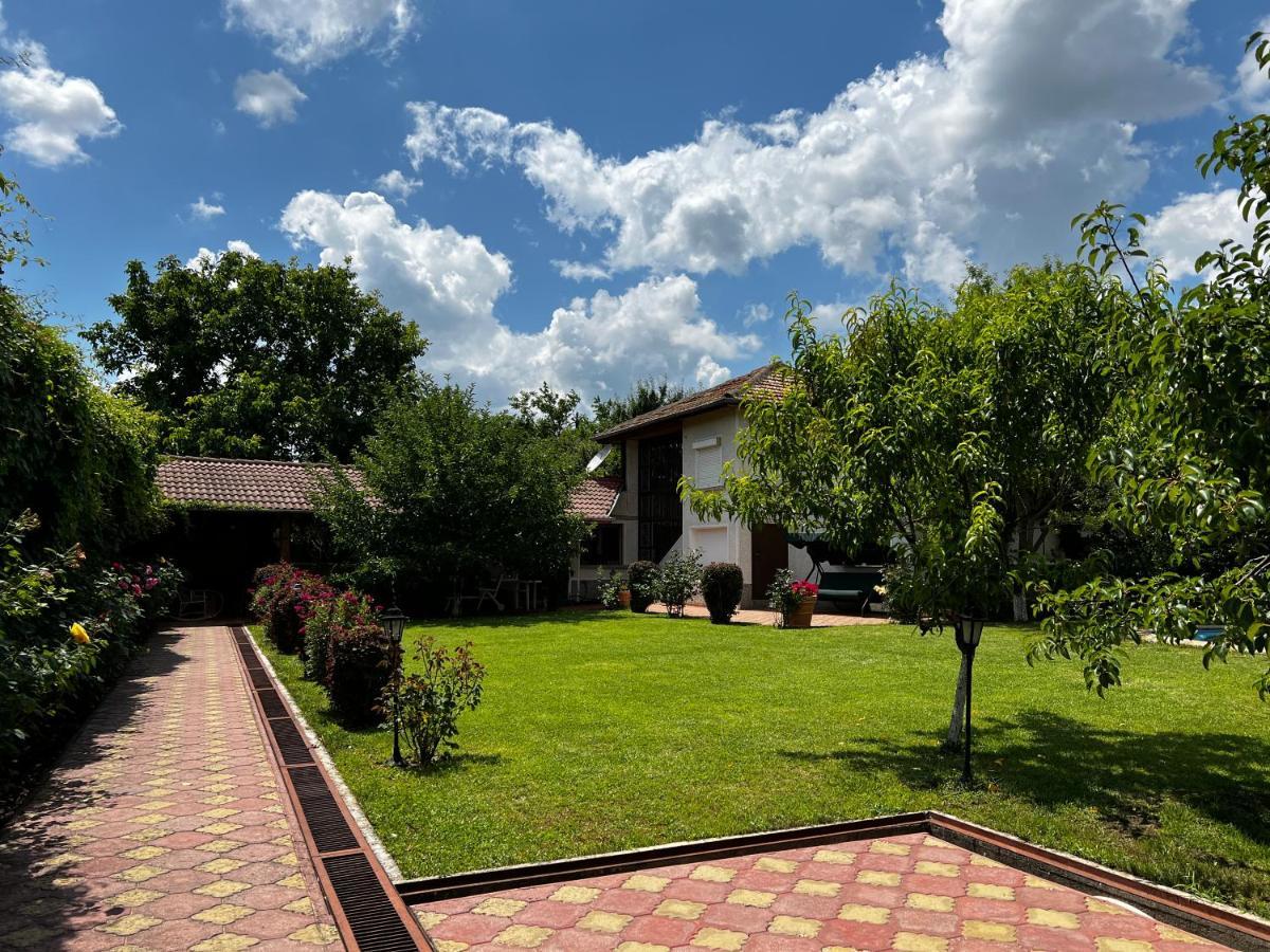 Villa Jardin - Novosel Екстер'єр фото